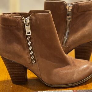 Aldo Janeli Brown Leather Ankle Boots Block Heel and Zip Boot Size 7.5